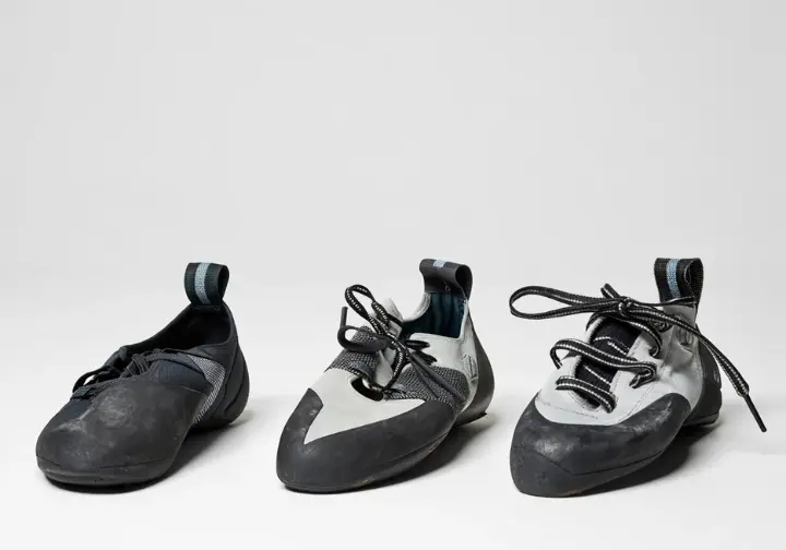 Understanding climbing shoe types: Comparison of Neutral (flat), Moderate (downturned), and Aggressive (highly downturned) shoe profiles.