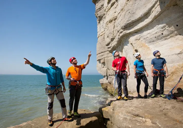 UK DWS development role: Core team including Damian Cook scouting new Deep Water Soloing routes on Dorset cliffs.