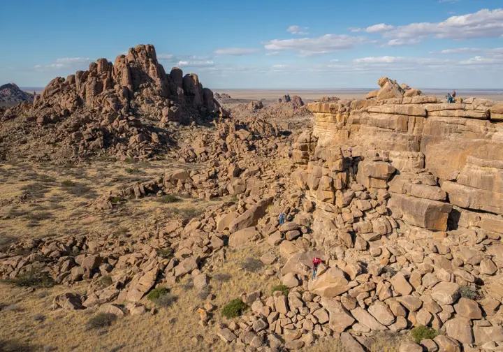 Panoramic view of the Big Bend bouldering landscape, detailing the unique rock formations and terrain characteristic of this remote Texas bouldering area.