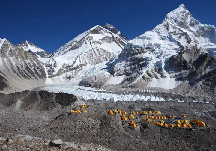 Pinpointing Camp 4 Everest: Aerial perspective showing its location on the high-altitude South Col between Everest and Lhotse.