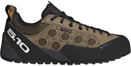 Five Ten Guide Tennie approach shoe with Stealth C4 Dotty outsole for rock scrambling
